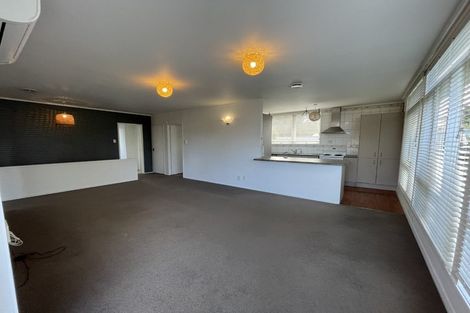 Photo of property in 13 Rickards Place, New Lynn, Auckland, 0600