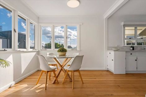Photo of property in 3b Hilltop Road, Parkvale, Tauranga, 3112