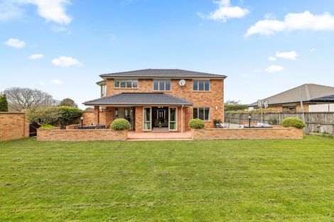 Photo of property in 64 Willowview Drive, Redwood, Christchurch, 8051