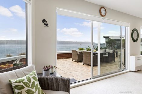 Photo of property in 2/279 Karaka Bay Road, Karaka Bays, Wellington, 6022