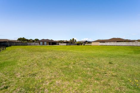 Photo of property in 25 Dolphin Parade, Bell Block, New Plymouth, 4312