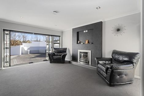 Photo of property in 7 Galea Grove, Kelvin Grove, Palmerston North, 4414