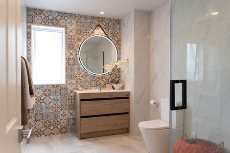 Photo of property in 5 Gladfield Lane, Te Atatu Peninsula, Auckland, 0610