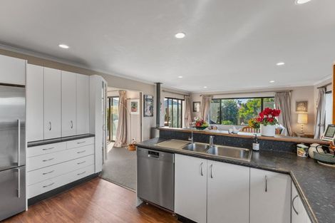 Photo of property in 6 Te Ropata Place, Waikanae Beach, Waikanae, 5036