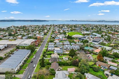 Photo of property in Peninsula Primary School, 61 Wharf Road, Te Atatu Peninsula, Auckland, 0610