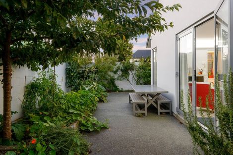Photo of property in 64 Hewitts Road, Merivale, Christchurch, 8014