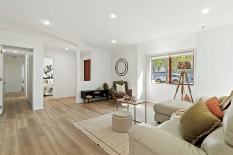 Photo of property in 5 Fearnley Grove, Albany, Auckland, 0632