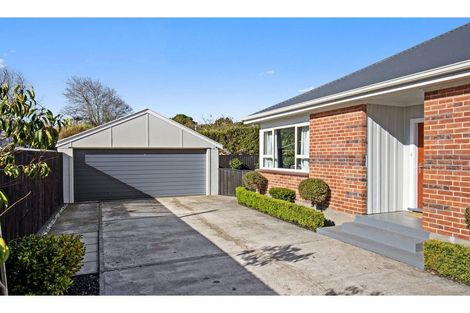 Photo of property in 205 Centaurus Road, Saint Martins, Christchurch, 8022
