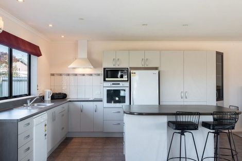 Photo of property in 83 Roberts Line, Kelvin Grove, Palmerston North, 4414
