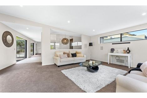Photo of property in 21 Mariners View Road, Beach Haven, Auckland, 0626