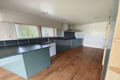 Photo of property in 1/3 Sunset Road, Totara Vale, Auckland, 0632