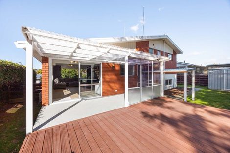 Photo of property in 5 Lorraine Place, Glenview, Hamilton, 3206