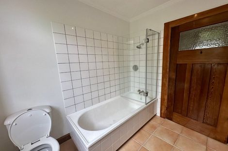 Photo of property in 42 Puriri Terrace, Roslyn, Palmerston North, 4414