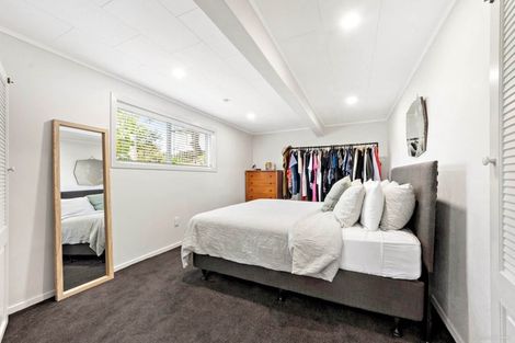 Photo of property in 31 Malmo Place, Massey, Auckland, 0614