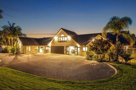 Photo of property in 121 Polo Prince Drive, Totara Park, Manurewa, 2576