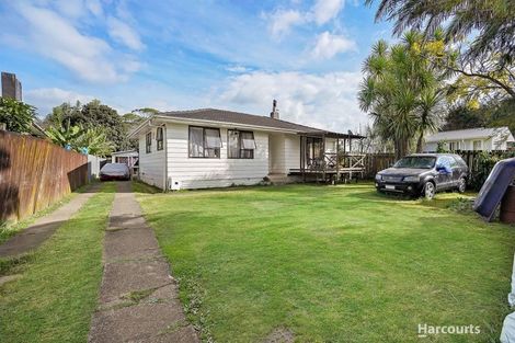 Photo of property in 42 Lavinia Crescent, Mangere East, Auckland, 2024