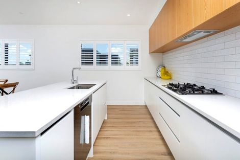 Photo of property in 2 Irwin Lane, Windsor Park, 0632