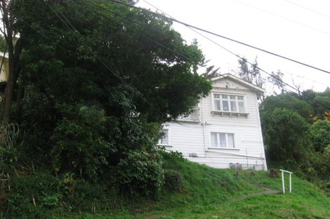 Photo of property in 10 Governor Road, Northland, Wellington, 6012