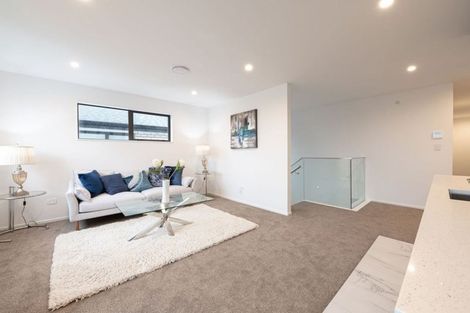 Photo of property in 17 Hakinakina Drive, Flat Bush, Auckland, 2019