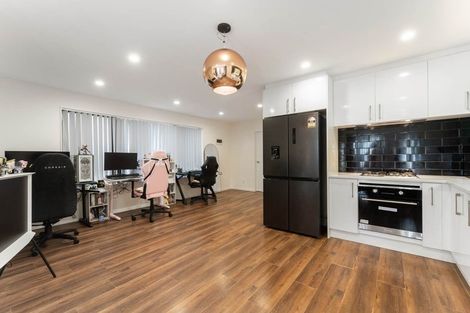 Photo of property in 15 Meteor Place, Schnapper Rock, Auckland, 0632