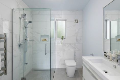 Photo of property in 64 Hewitts Road, Merivale, Christchurch, 8014