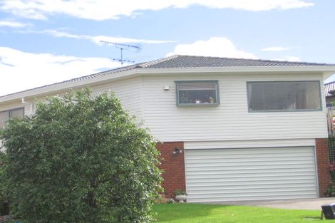 Photo of property in 9 Montcalm Close, Orewa, 0931