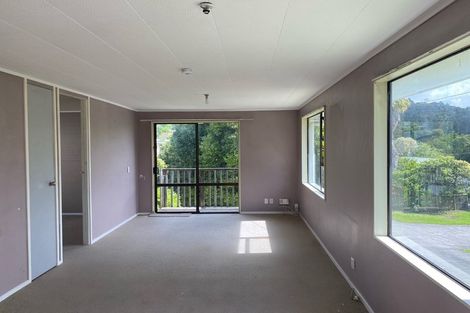 Photo of property in 727 Swanson Road, Swanson, Auckland, 0612