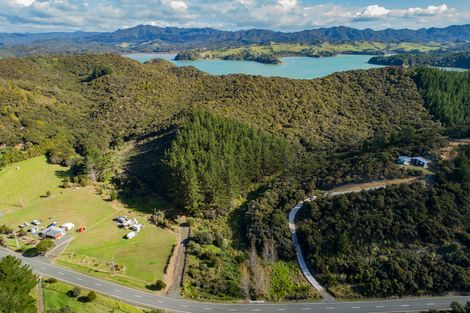 Photo of property in 654 Whangaruru Road North, Whangaruru, Russell, 0184