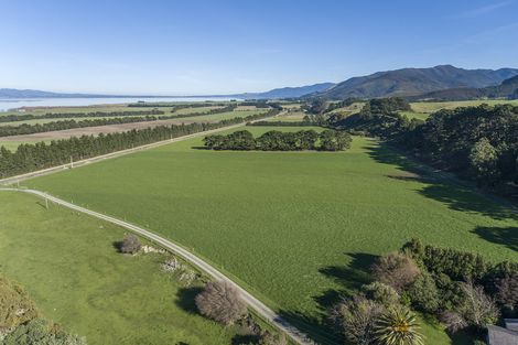 Photo of property in 620 Western Lake Road, Western Lake, Featherston, 5773