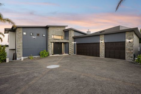 Photo of property in 64 Seacrest Drive, West Harbour, Auckland, 0618
