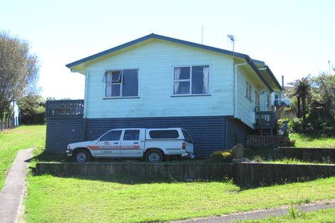 Photo of property in 15 Magdalen Place, West Harbour, Auckland, 0618