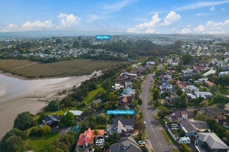 Photo of property in 177 West Harbour Drive, West Harbour, Auckland, 0618
