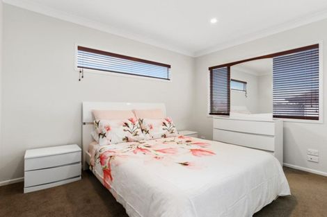 Photo of property in 9 Corsica Way, Karaka, Papakura, 2113