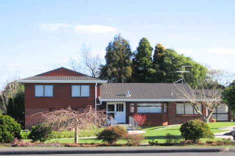 Photo of property in 8 Grove Road, Papakura, 2110