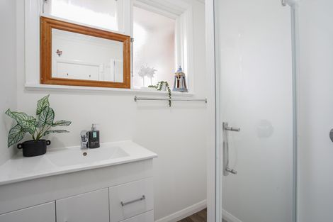 Photo of property in 8 Hendon Place, West End, Palmerston North, 4412