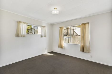 Photo of property in 2/8 Helena Street, Massey, Auckland, 0614