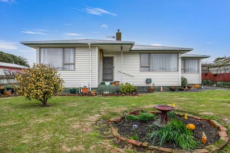 Photo of property in 14 Tainui Street, Castlecliff, Whanganui, 4501