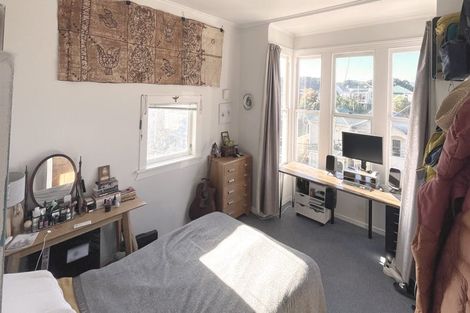 Photo of property in 82 Rolleston Street, Mount Cook, Wellington, 6021