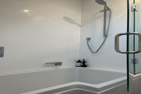 Photo of property in 37 Fields Parade, Oteha, Auckland, 0632