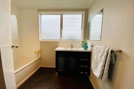 Photo of property in 12 John Street, Mangere East, Auckland, 2024