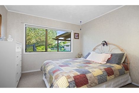 Photo of property in 11 Lina Place, Waiuku, 2123
