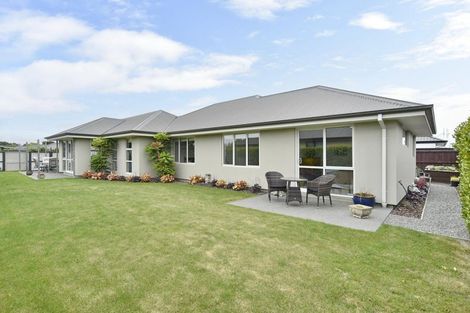Photo of property in 32 Koura Drive, Rangiora, 7400