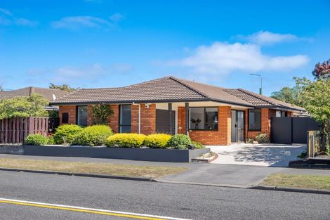 Photo of property in 22 Lake Terrace Road, Burwood, Christchurch, 8061