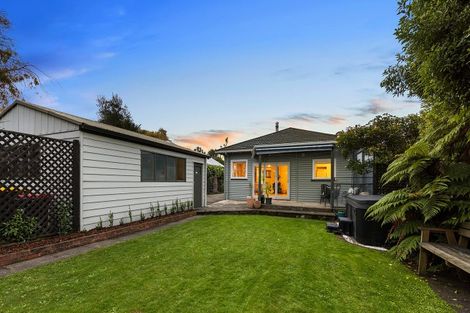 Photo of property in 38 Corson Avenue, Beckenham, Christchurch, 8023