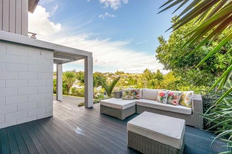 Photo of property in 42 Ravenwood Drive, Forrest Hill, Auckland, 0620