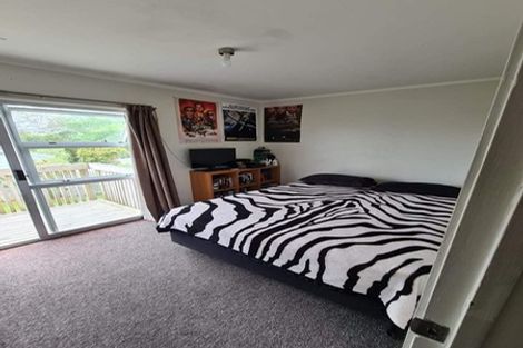 Photo of property in 23 Luckens Road, West Harbour, Auckland, 0618
