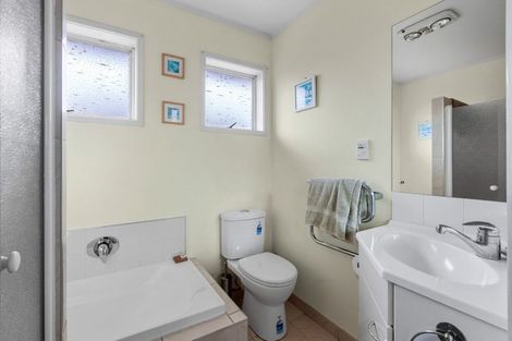 Photo of property in 21b Hatton Road, Orewa, 0931