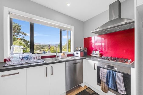 Photo of property in 28 Sunstone Crescent, Brown Owl, Upper Hutt, 5018