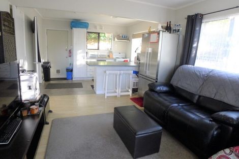 Photo of property in 23 Flaunty Place, West Harbour, Auckland, 0618