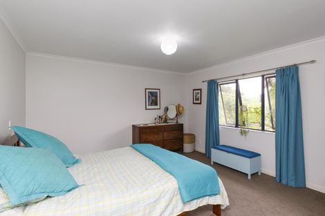 Photo of property in 57 Waicola Drive, Fitzherbert, Palmerston North, 4471